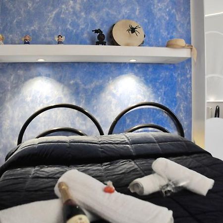 Lo Specchio Del Salento Bed & Breakfast Lecce Bagian luar foto