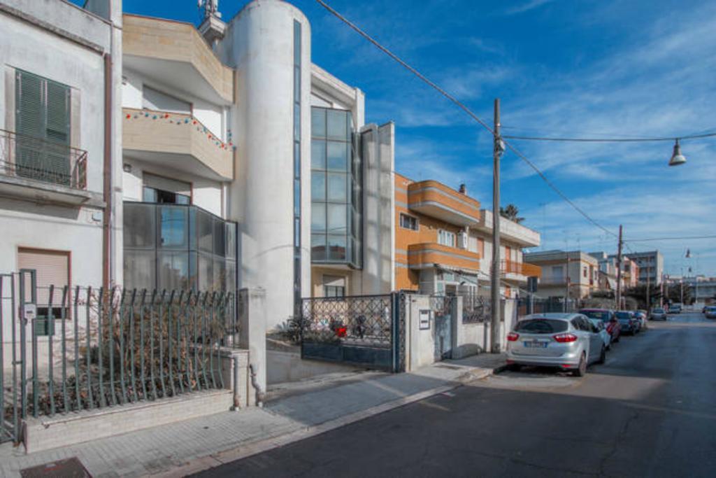 Lo Specchio Del Salento Bed & Breakfast Lecce Bagian luar foto