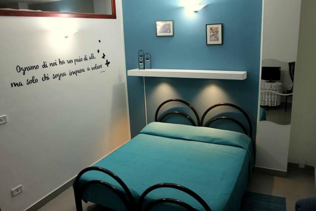 Lo Specchio Del Salento Bed & Breakfast Lecce Ruang foto