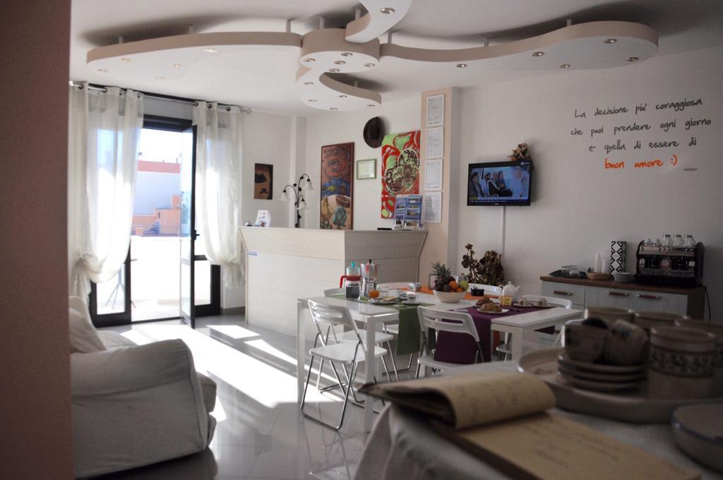 Lo Specchio Del Salento Bed & Breakfast Lecce Bagian luar foto