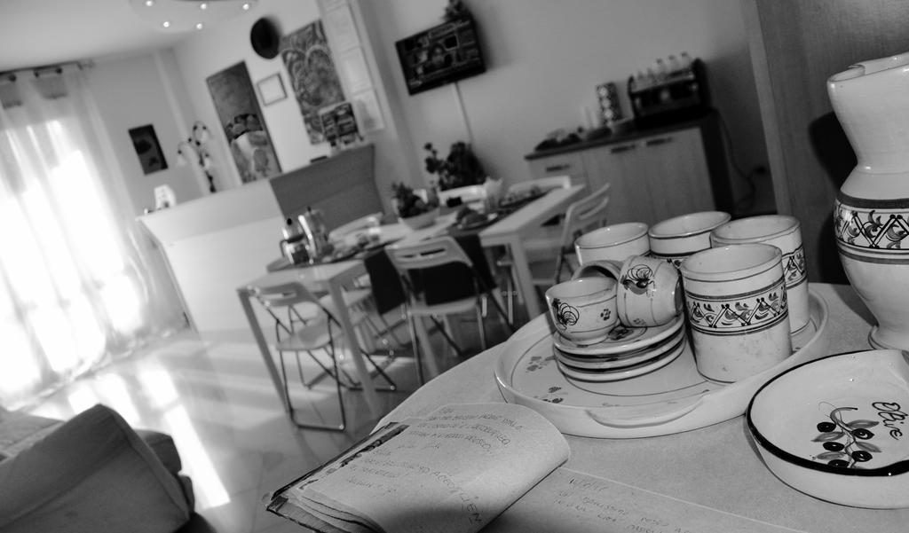 Lo Specchio Del Salento Bed & Breakfast Lecce Bagian luar foto