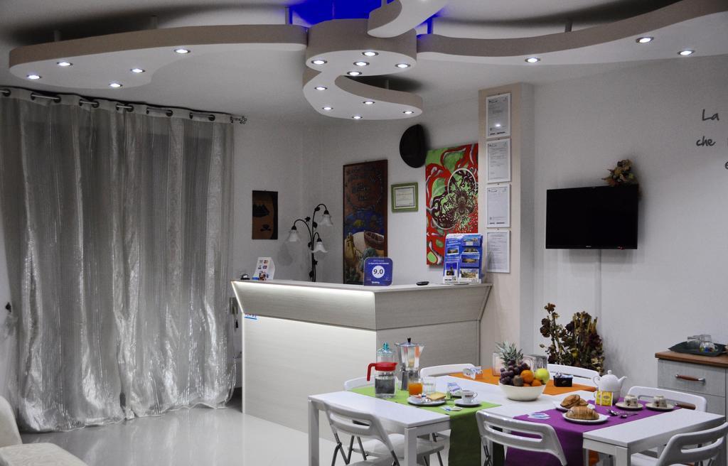 Lo Specchio Del Salento Bed & Breakfast Lecce Bagian luar foto
