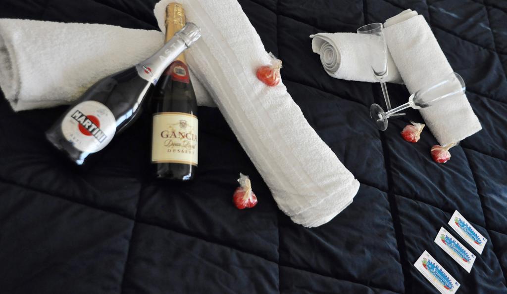 Lo Specchio Del Salento Bed & Breakfast Lecce Bagian luar foto
