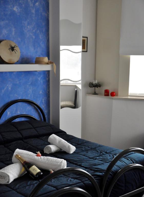 Lo Specchio Del Salento Bed & Breakfast Lecce Bagian luar foto