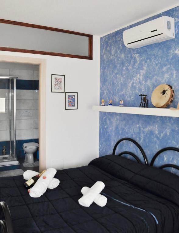 Lo Specchio Del Salento Bed & Breakfast Lecce Bagian luar foto