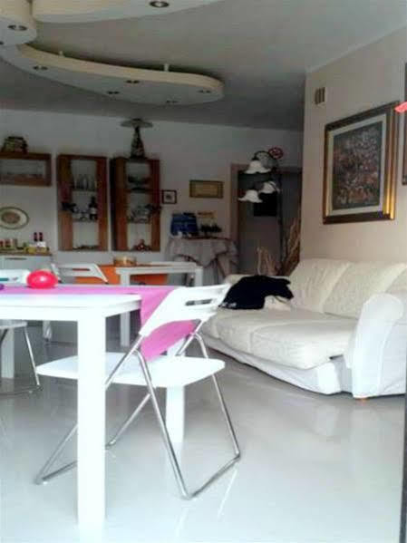 Lo Specchio Del Salento Bed & Breakfast Lecce Bagian luar foto